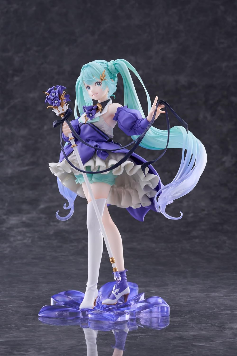Taito, Miniatura Hatsune Miku AMP+, versione compleanno 2024