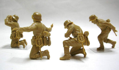 ICM 1:35-7,62 cm Pak 36(r) with German Crew (4 figures
