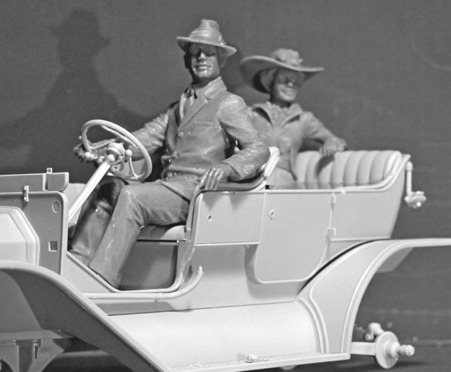 ICM 1:24 - American Motorists (1910's) 2 Figs Blue