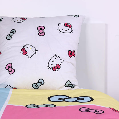 Herding Bettwäsche Hello Kitty, Kopfkissenbezug ca. 80 x 80 cm, Bettbezug ca. 135 x 200 cm, Mit Reißverschluss und Wendemotiv, 100% Baumwolle/Renforcé