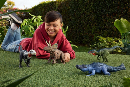 Mattel Jurassic World: El Renacer, Tiranotitán Grandes embestidas, Figura de dinosaurio de juguete, con 2 embestidas activadas con la cola, juego digital, JCL75