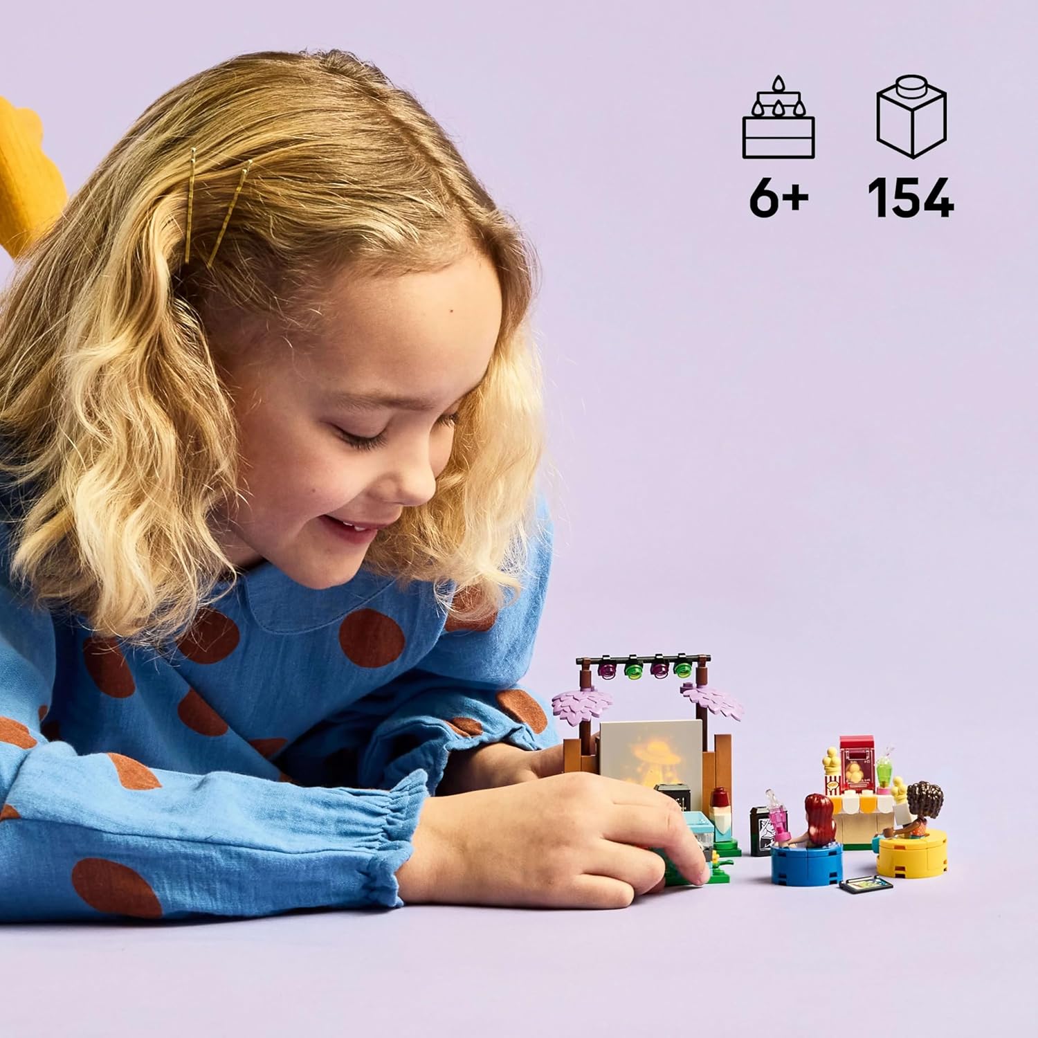 LEGO Friends Friendship Movie Night Toy for 6+ Year Old Girls - incl. 2 Mini Dolls, a Screen and a Light Brick Projector - Creative Building Set - 42642
