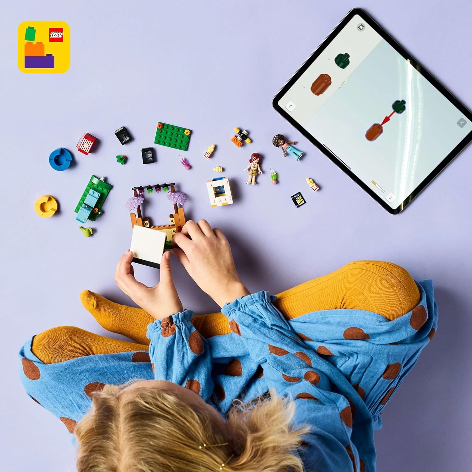 LEGO Friends Friendship Movie Night Toy for 6+ Year Old Girls - incl. 2 Mini Dolls, a Screen and a Light Brick Projector - Creative Building Set - 42642