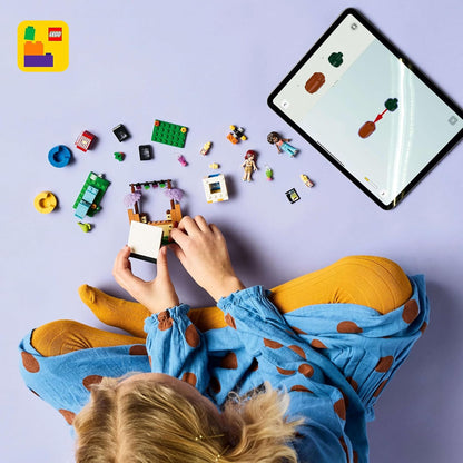 LEGO Friends Friendship Movie Night Toy for 6+ Year Old Girls - incl. 2 Mini Dolls, a Screen and a Light Brick Projector - Creative Building Set - 42642