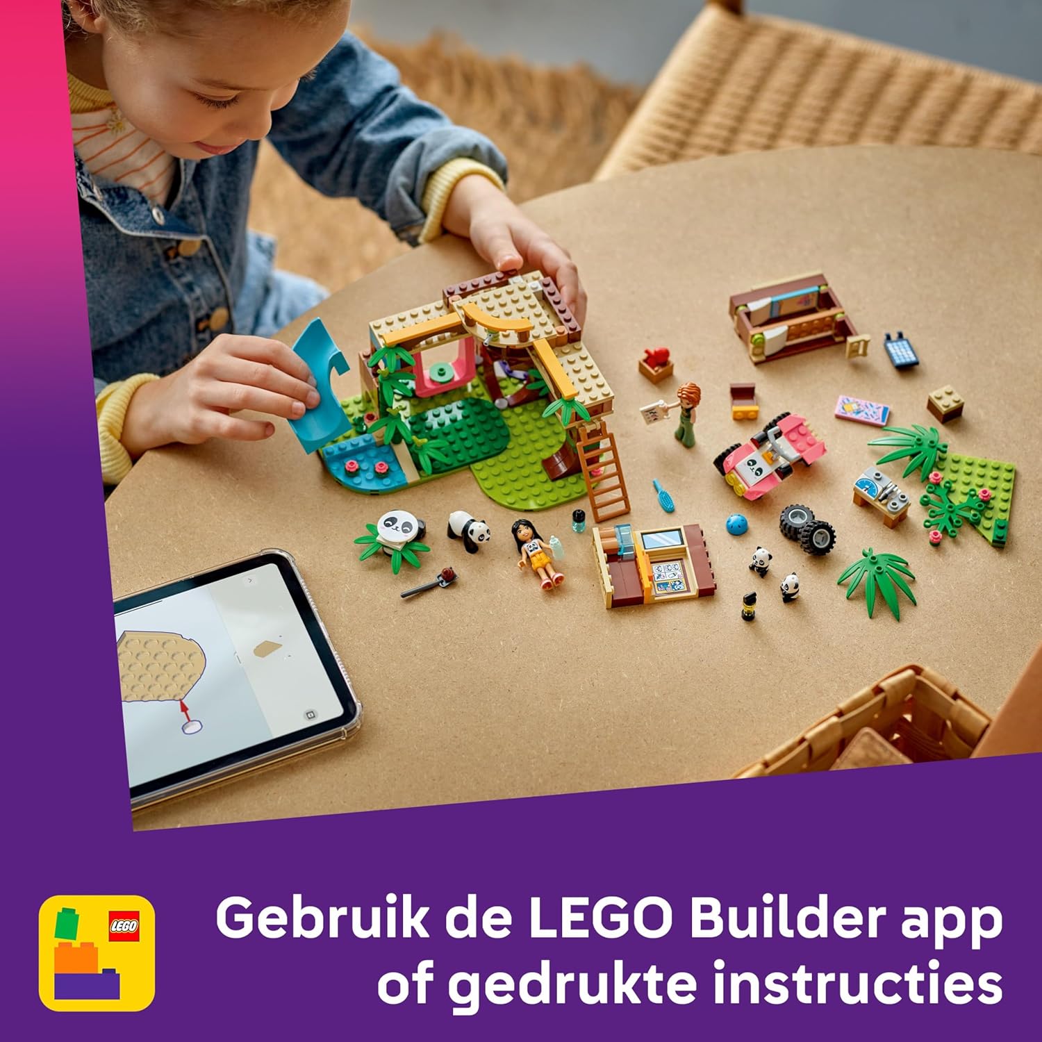 LEGO Friends Il Santuario dei Panda Giocattolo per la Cura degli Animali con Casa sull'Albero, Veicolo ATV, 2 Mini Bamboline e 3 Panda - Giochi Creativi per Bambine da 7 Anni in su - 42648