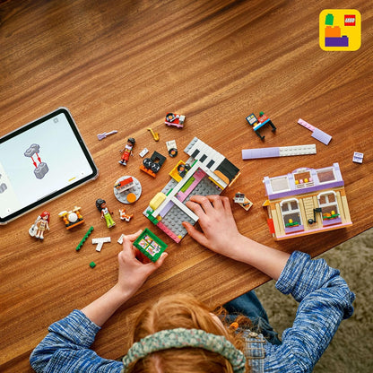 LEGO Friends Negozio di Musica e Appartamento Giocattolo con 3 Mini Bamboline, Animale Domestico Corgi e Strumenti Musicali come Pianoforte, Batteria e Chitarre - Regalo per Bambine da 7 Anni - 42653