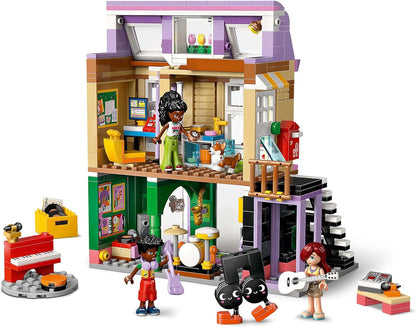 LEGO Friends Negozio di Musica e Appartamento Giocattolo con 3 Mini Bamboline, Animale Domestico Corgi e Strumenti Musicali come Pianoforte, Batteria e Chitarre - Regalo per Bambine da 7 Anni - 42653