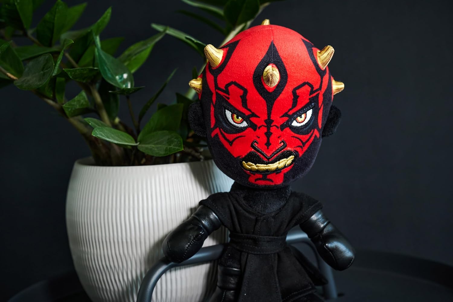 Simba, Peluche Disney Star Wars Darth Maul, 25 cm en Caja, Acabado detallado, Cuernos Dorados, optimo para Fans y coleccionistas (6315870555