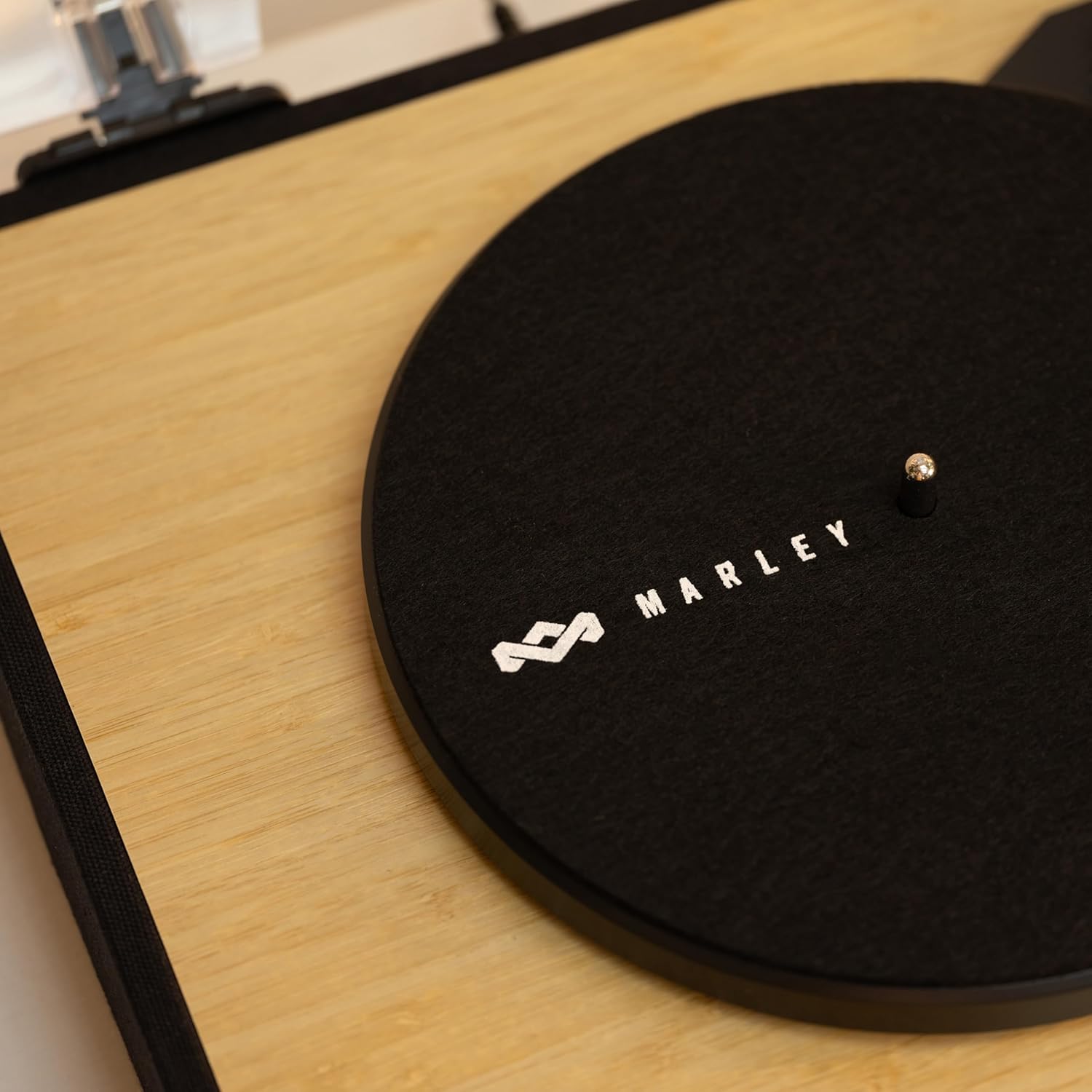 House Of Marley Revolution Bt Turntable Signature Black