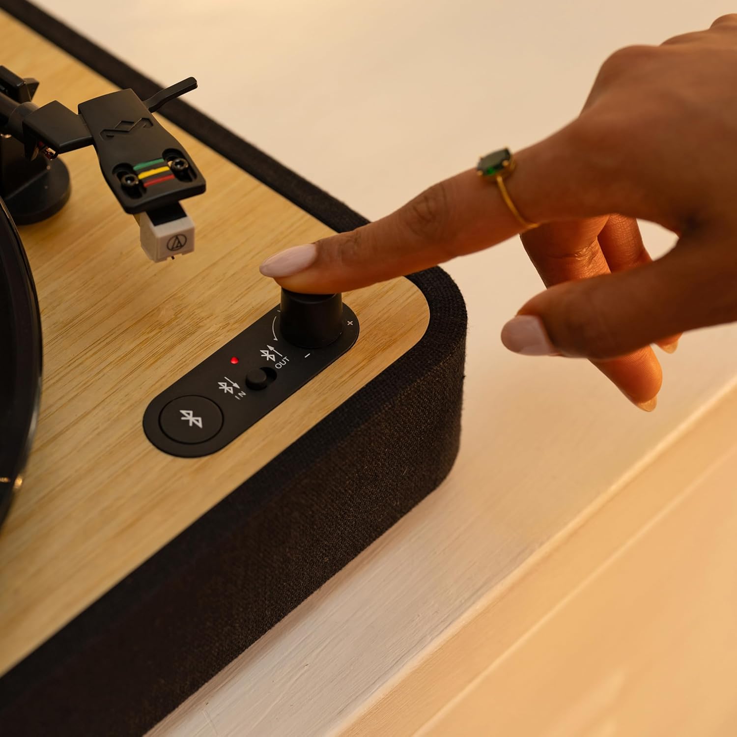 House Of Marley Revolution Bt Turntable Signature Black