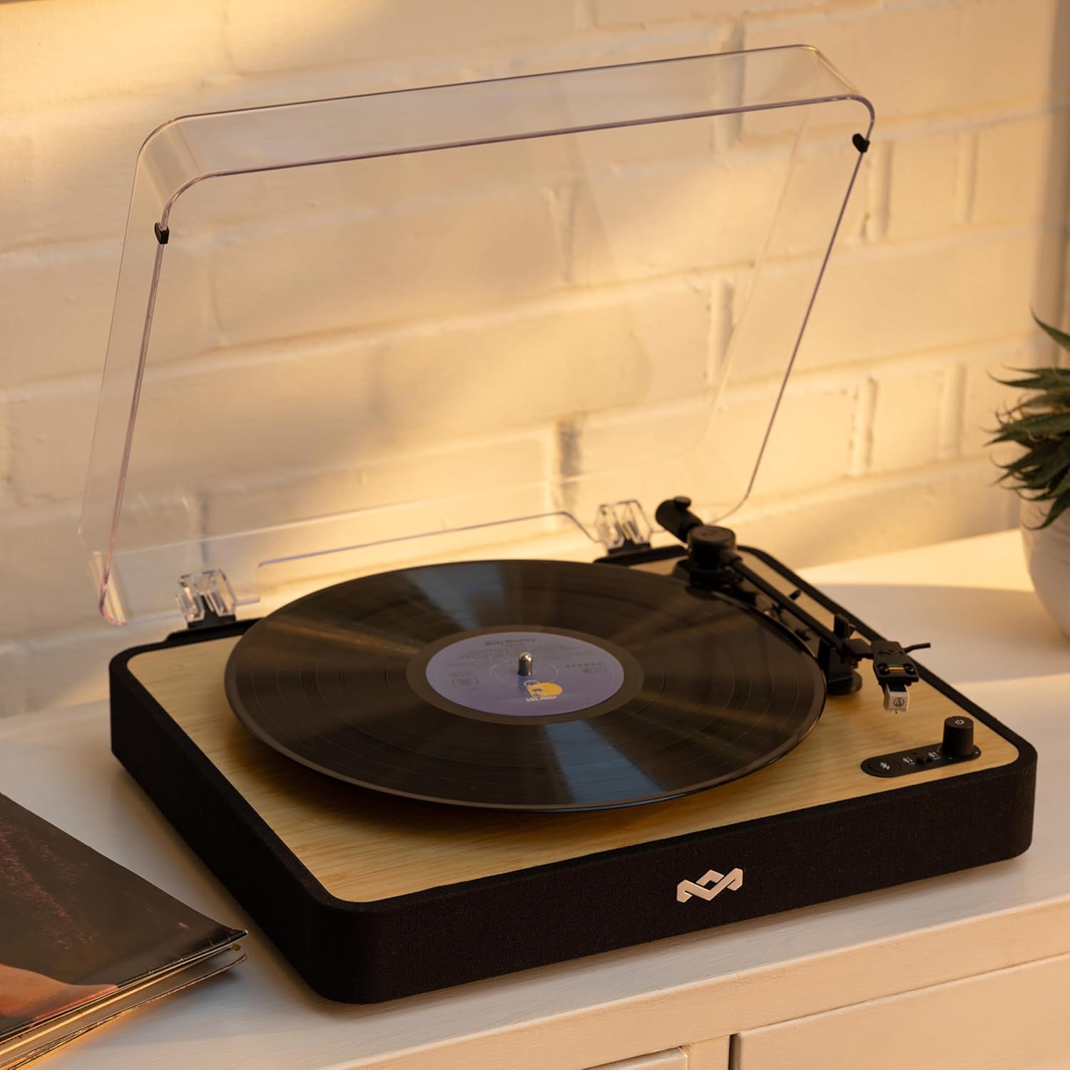 House Of Marley Revolution Bt Turntable Signature Black