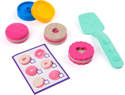 Kinetic Sand, koektrommelset met 227 g speelzand (2 kleuren), 1 stuk gereedschap en 2 vormen, herbruikbare verpakking, knutselen, sensorisch speelgoed