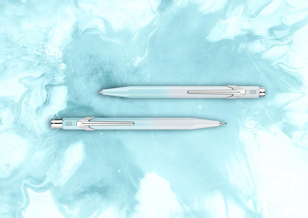 CARAN D'ACHE Caran d'Ache - Juego de regalo 849 Spring Mist 8490-704, bolígrafo a base de aceite + lápiz mecánico, edición limitada de 0,5 mm