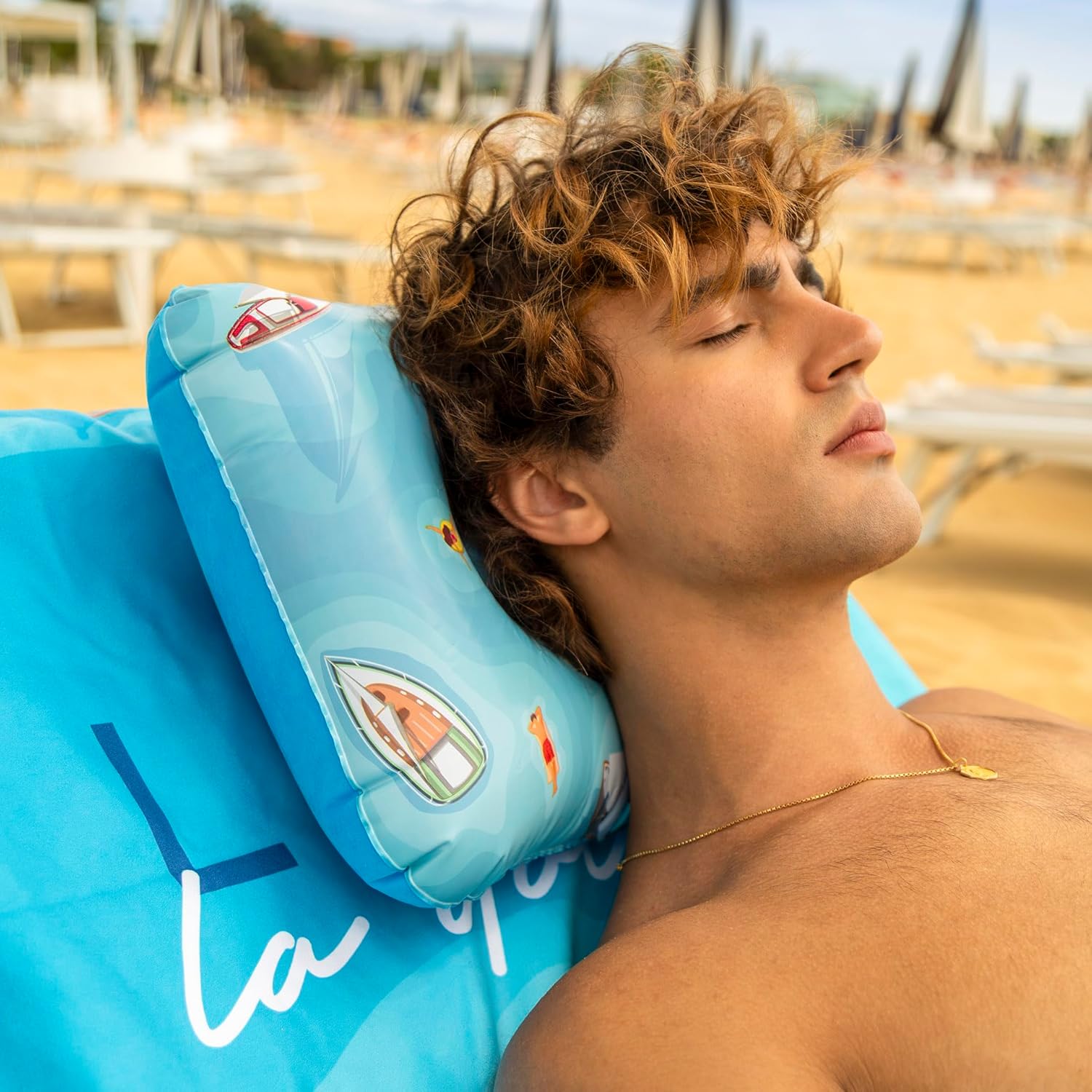 Legami - Inflatable Beach Cushion, Comfortable Ultralight Beach Pool Camping Pillow, Diameter 40 cm