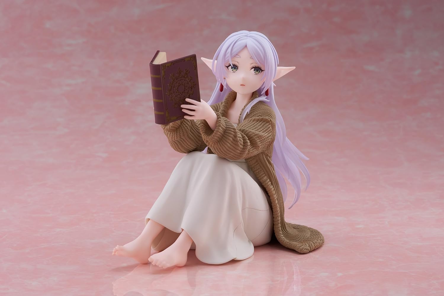 Taito -Frieren: Beyond Journey's End Desktop Cute Figure - Frieren (Roomwear Ver.