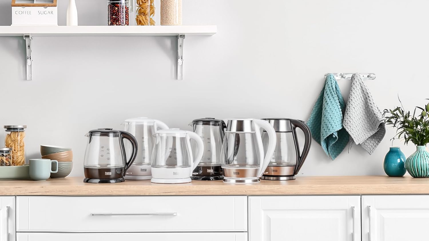 Teesa: Electric Kettle Glass Black