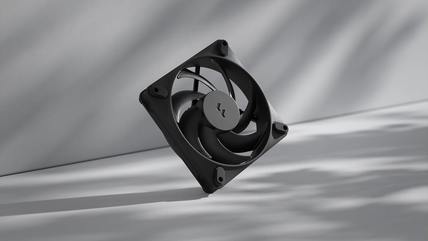 FAN Momentum 12 Black