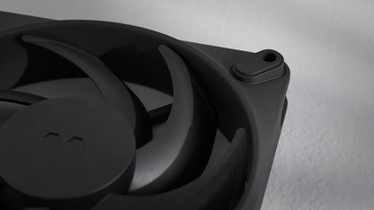 FAN Momentum 12 Black