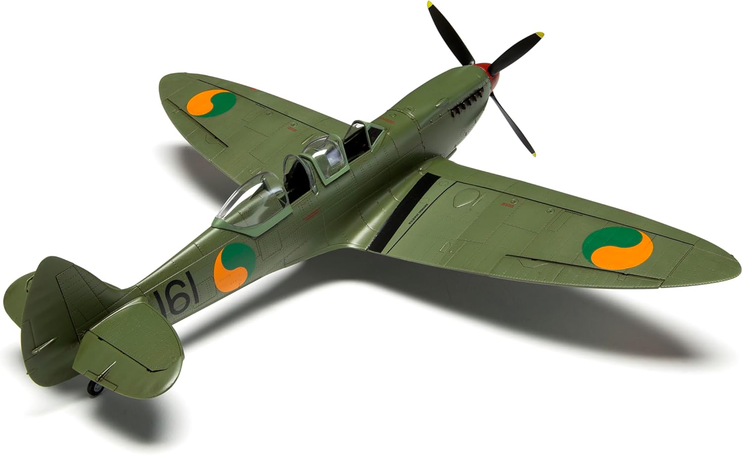Airfix A05143 Supermarine Spitfire Tr.9 Model Building Kit - Plastic Plane Kits for Adults & Children 8+, Set Includes Sprues & Decals 1:48 Scale