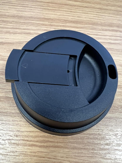 Blueprint Collections Tazza da viaggio a tema malvagio, 450 ml, nera con design in lamina d'oro
