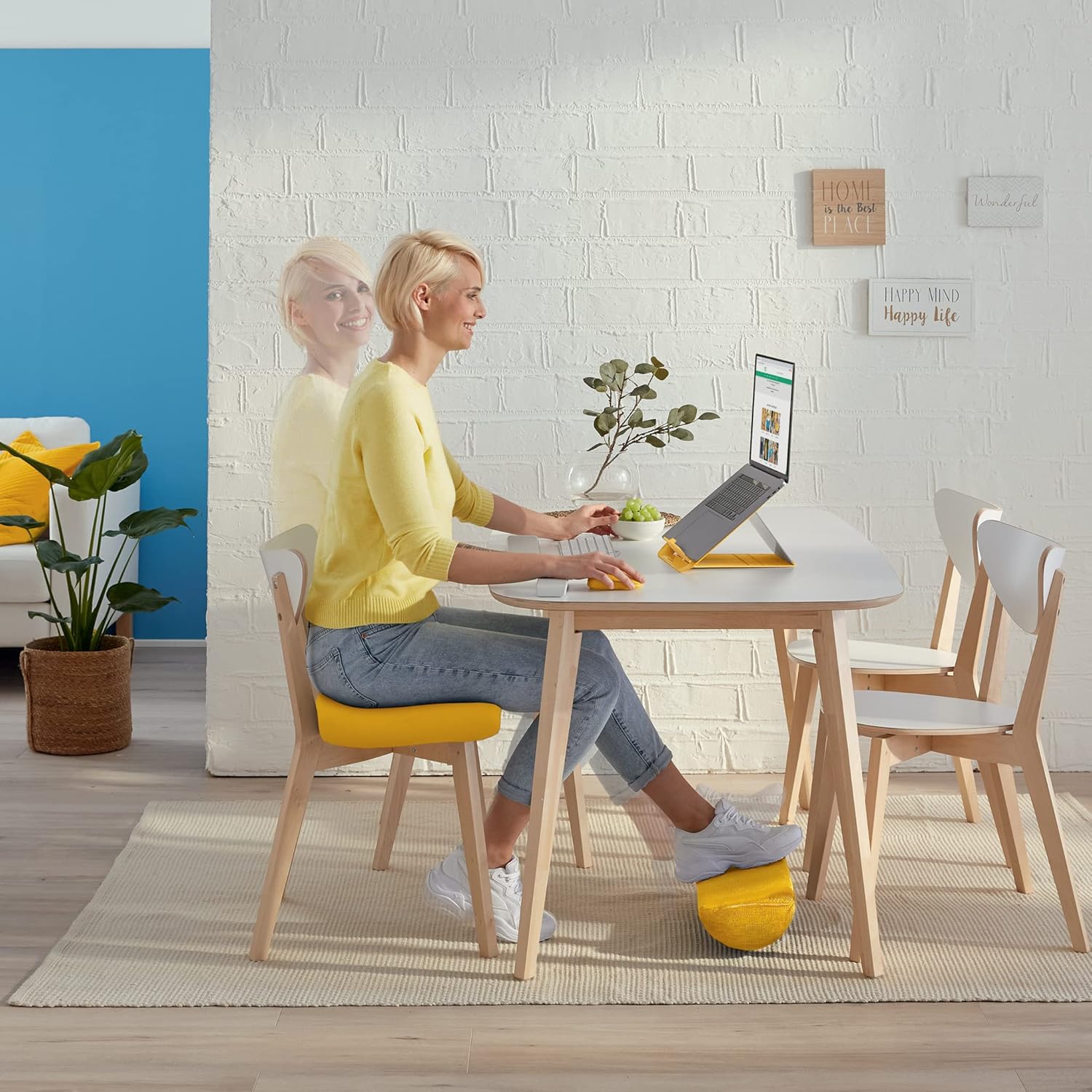 Leitz Desk Foot Rest, Adjustable Leg & Knee Support, Suitable For The Home Office, Relieves Shoulder & Back Ache, Made From Foam With A Fabric Cover, Ergo Cosy Range, Velvet Grey, 53710089
