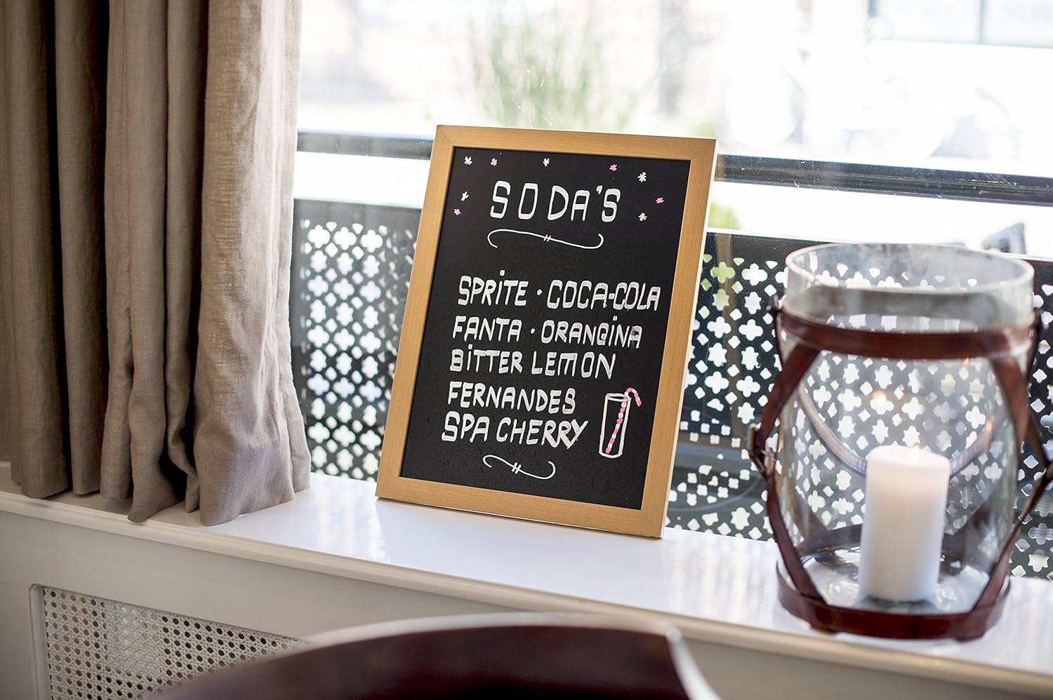 Securit Woody Wood Chalkboard Set with Chalkboard Markers, 30 x 40cm Hanging Blackboard, Memo Board, Wipeable Blackboard with Chalk Pen for Office, Kitchen or Weddings