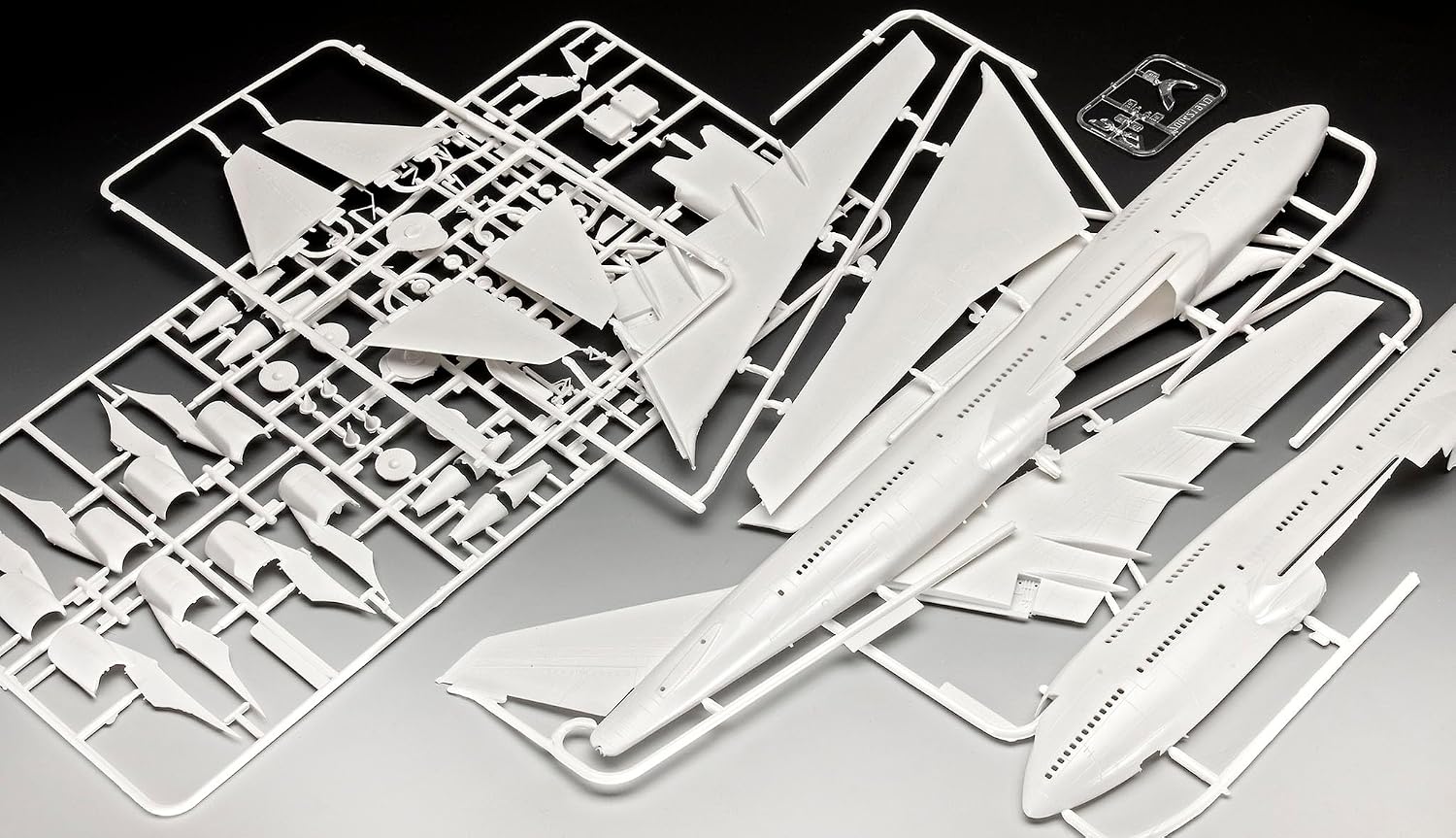 Revell 03780 Boeing 747-400 Iron Maiden "Ed Force One" 1:144 Scale Unbuilt/Unpainted Plastic Model Kit