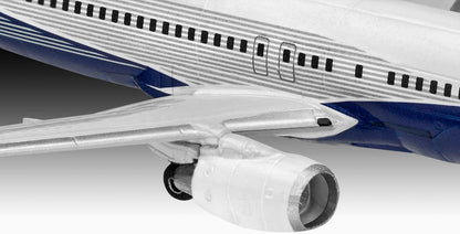 Revell 03809 Boeing 737-800 1:288 Scale Unbuilt/Unpainted Plastic Model Kit , White