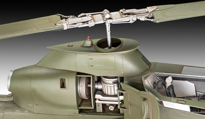 REVELL - Bell AH-1G Cobra 1:32  (deleted) /Toys