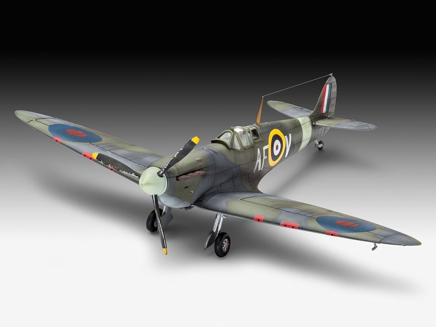 REVELL - Spitfire Mk.IIa 1:72 /Toys