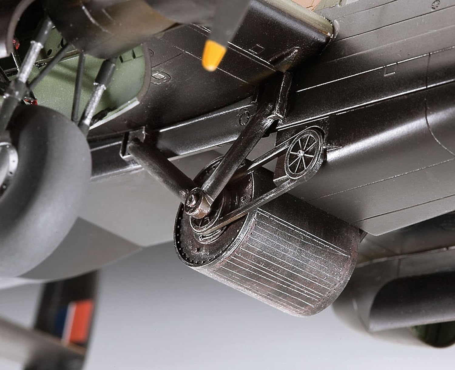 Revell Model Set 64295 Avro Lancaster B.III Dambusters 1:72 Scale Unbuilt/Unpainted Plastic Model Kit with Accessories