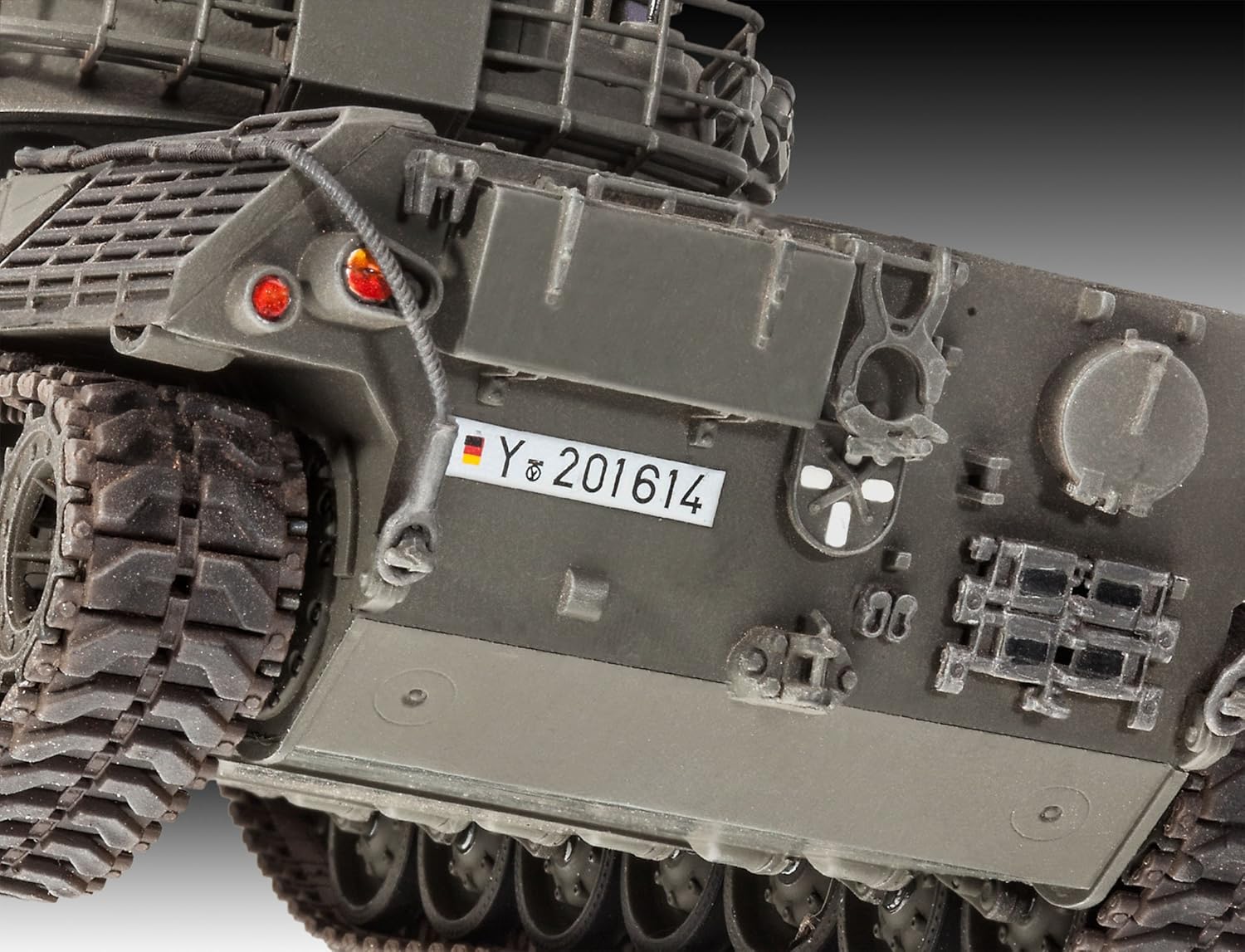 Revell Model Set 63240 Leopard Tank 1 1:35 Scale Unbuilt/Unpainted Plastic Model Kit With Accessories