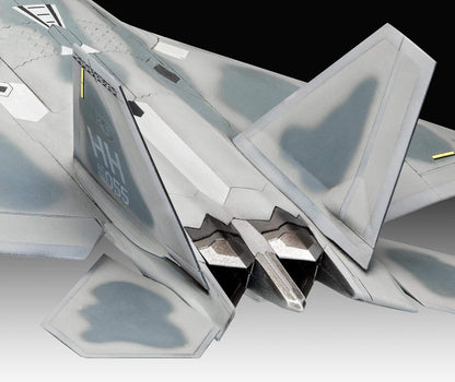 Revell Lockheed Martin F-22A Raptor - Maqueta de avión de combate con sigilo (incluye armamento, pegamento y pincel