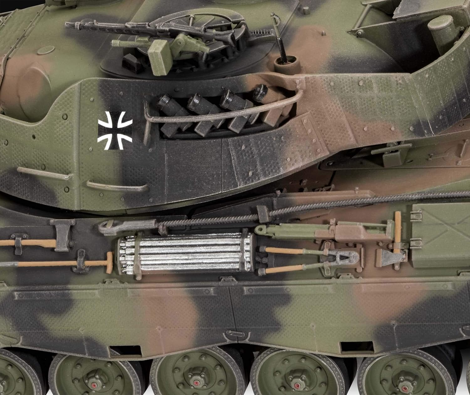 Revell Model Set 63320 Leopard Tank 1A5 1:35 Scale Unbuilt/Unpainted Plastic Model Kit With Accessories