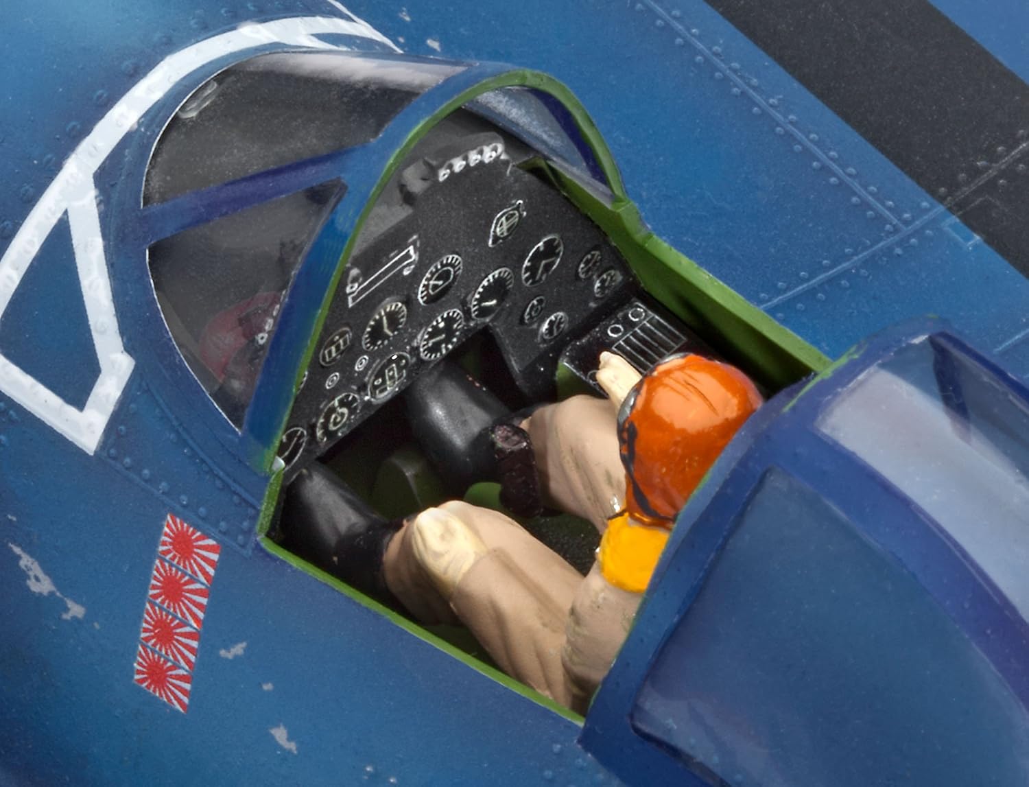 Revell Model Set 64781 Vought F4U-1A Corsair 1:32 Scale Unbuilt/Unpainted Plastic Model Kit with Accessories