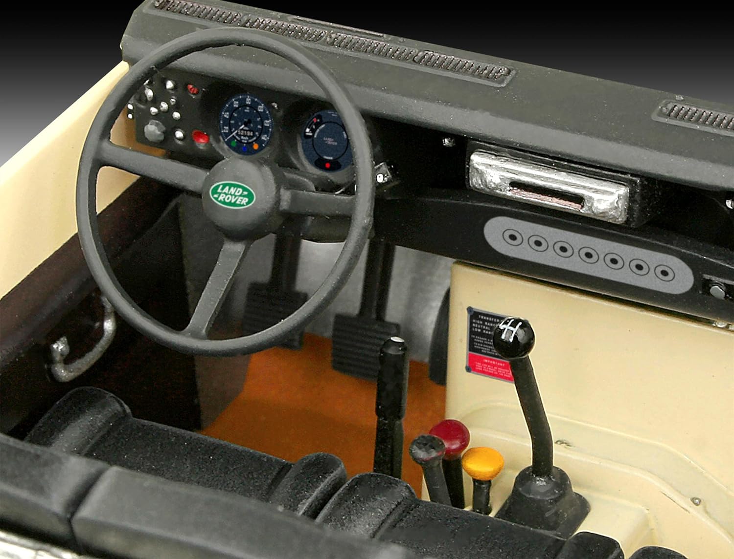 Revell Modellbausatz I Land Rover Series III LWB 109 I Maßstab 1:24 I Level 3 Bausatz I Teileanzahl 174 I ab 10+ Jahren I Mehrteiliger Vierzylinder-Motor I Aufkleber mit verschiedenen Kennzeichen