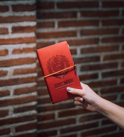 Grupo Erik Reisetagebuch zum Selberschreiben Harry Potter Hogwarts Gryffindor Bullet Journal Dotted Notizbuch Leder (synthetisch) Tagebuch für Erwachsene Kinder Notizbuch Klein Notizbuch Gepunktet