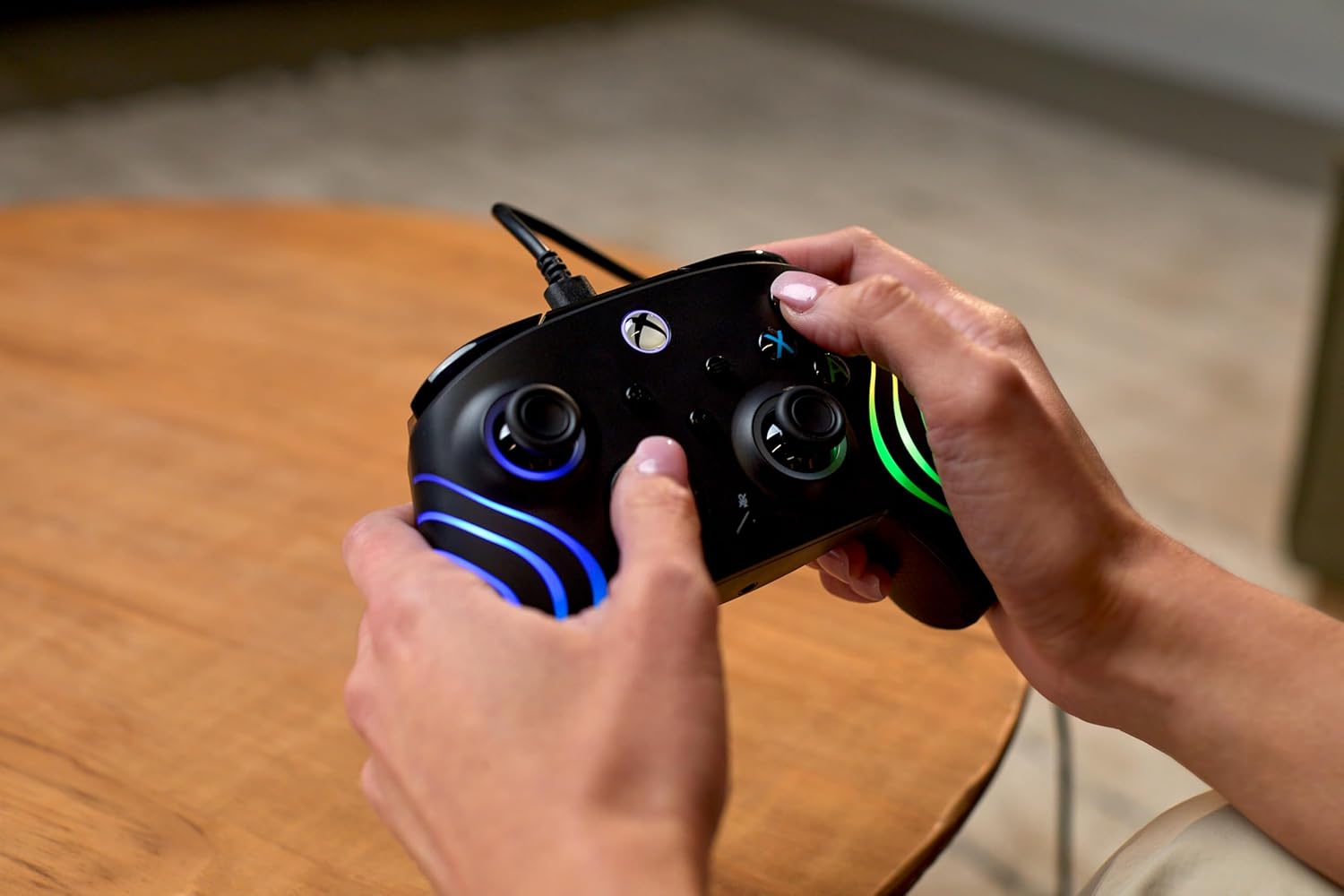 Turtle Beach Afterglow Wave Nero Controller Gamepad RGB cablato - Con licenza per Xbox Series XS, Xbox One e Windows - Pulsanti programmabili, grilletti effetto Hall, controlli audio