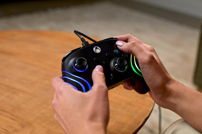 Turtle Beach Afterglow Wave Nero Controller Gamepad RGB cablato - Con licenza per Xbox Series XS, Xbox One e Windows - Pulsanti programmabili, grilletti effetto Hall, controlli audio