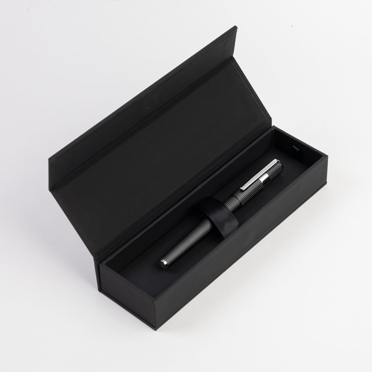 Hugo Boss Rollerball Pen Gear Pinstripe Black / Chrome