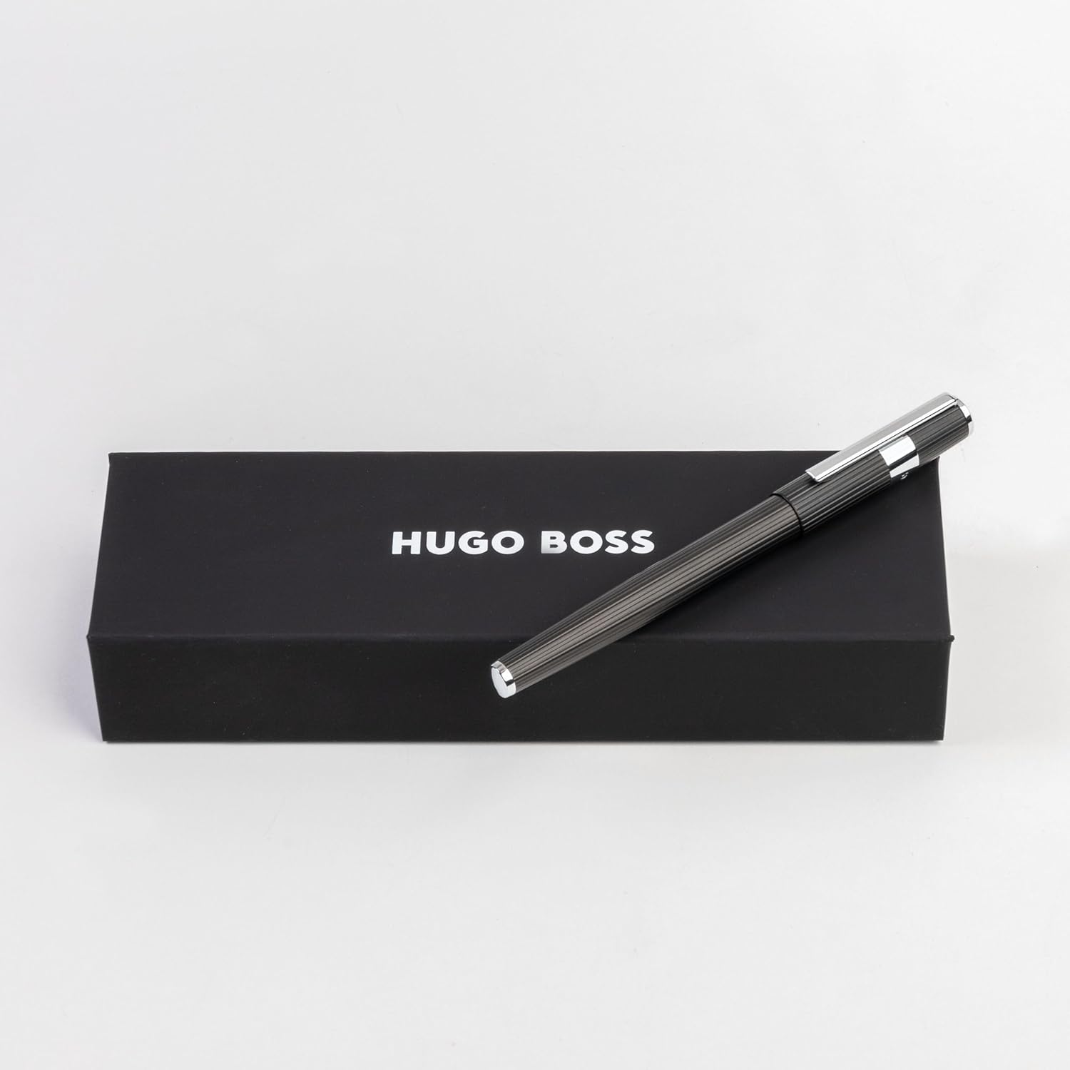 Hugo Boss Rollerball Pen Gear Pinstripe Black / Chrome