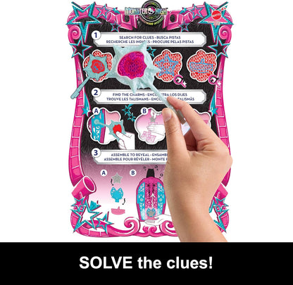 Monster High Skulltimate-Secrets-Set aus Puppe und Accessoires, Hauntlywood Mysteries Catty Noir mit zauberhaftem Kleiderschrank und über 19 modischen Überraschungen wie Puppenkleidung, JBG82