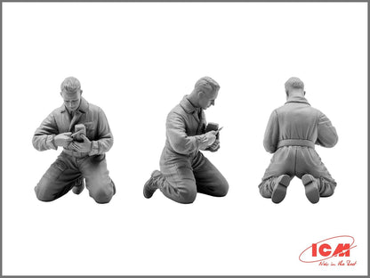 ICM 1:35 - Soviet Tank Crew (1943-1945) 4 Figs