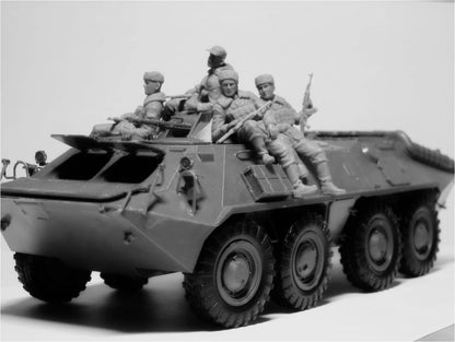 ICM 1:35 - Soviet Armored Carrier Riders (79-91) 4 Figs