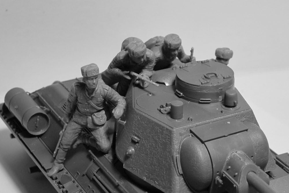 ICM 1:35 - Soviet Tank Riders (1943-1945) 4 Figs