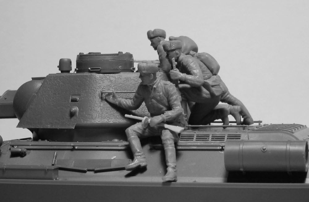 ICM 1:35 - Soviet Tank Riders (1943-1945) 4 Figs