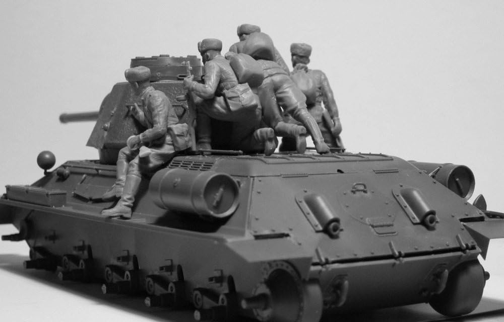 ICM 1:35 - Soviet Tank Riders (1943-1945) 4 Figs