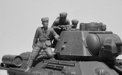 ICM 1:35 - Soviet Tank Riders (1943-1945) 4 Figs