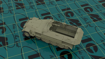 ICM 35103 Sd.Kfz.251/1 AUSF.A with German Infantry Modellbausatz, grau, Mittel
