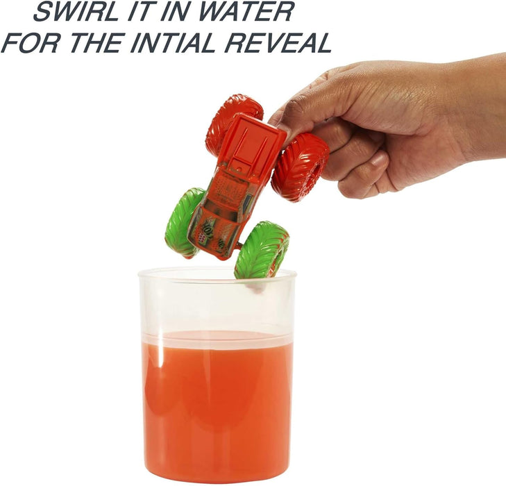 Monster High Mattel Doll, Clawdeen Wolf in Black and White, Reel Drama Collector, Horror Flick Theme, Toys and Gifts, Multicolor (HKN28)